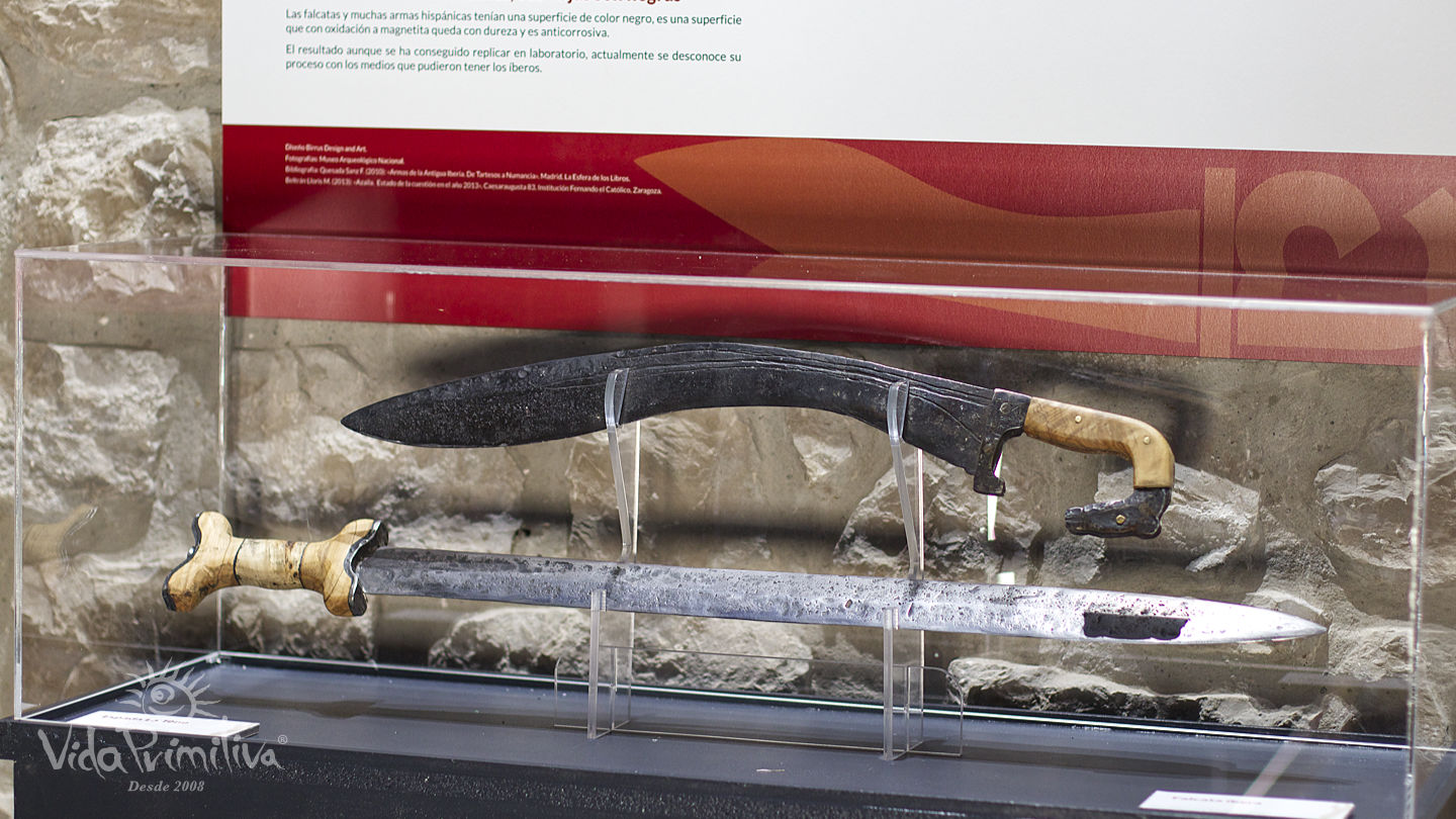 Falcata y espada La Tene en museo